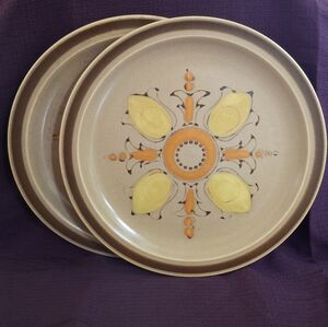 Vintage Japanese Hearthside Fleur De Lis Stoneware Dinner Plates (x2)